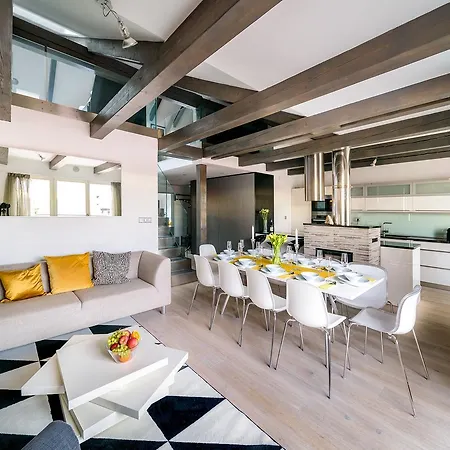 Apartment President By Castle, Views *