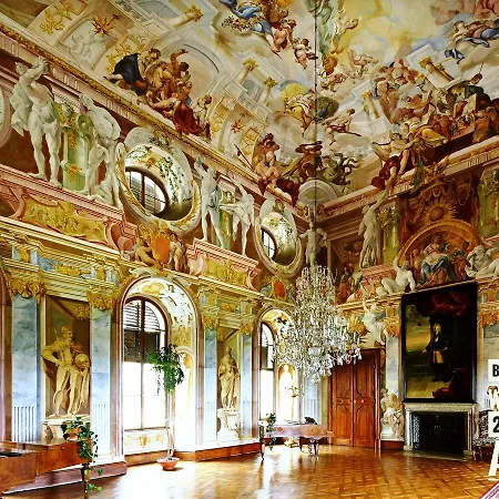 President By Castle, Views Apartment *