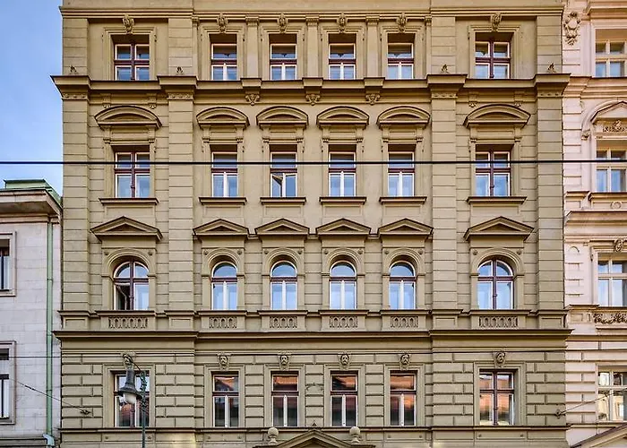President By Castle, Views Prag